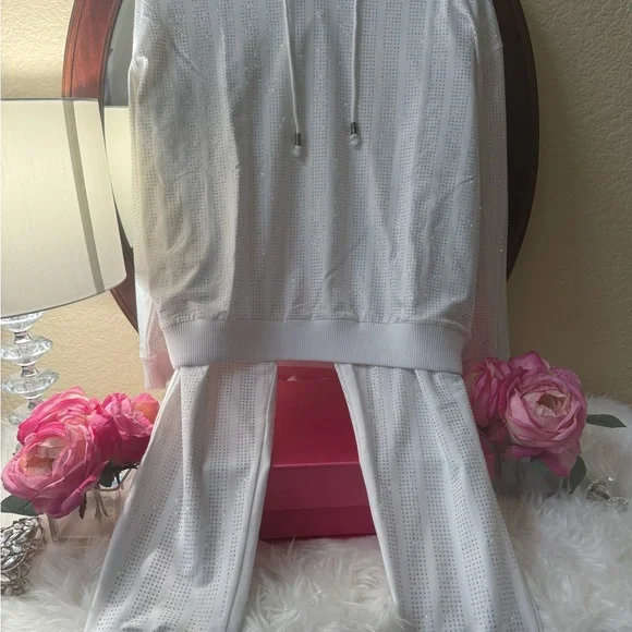 Plus Size (Luxury Curvy) White Rhinestone Hoodie and Pants Set - Picture 4 of 11